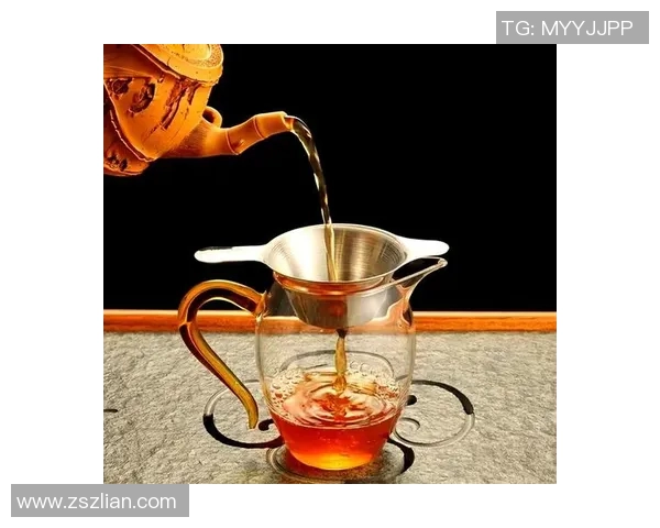 茶具文化的传承与创新：从传统到现代的工艺美学与使用价值探析